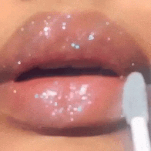Lip Gloss GIFs | Tenor