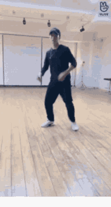 Dancing Kpop GIF - Dancing Kpop Moves GIFs