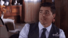 Lee Wcth Hearties GIF - Lee Wcth Hearties Exactly GIFs