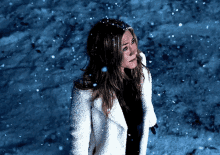 Jennifer Aniston GIF - Jennifer Aniston Snow GIFs
