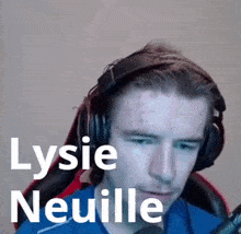 Lysie Neuille GIF