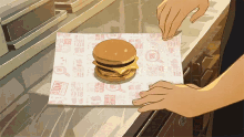 макдак макдональдс заворачивают чизбургер GIF - Mcdonalds Wrapping Cheesburger GIFs