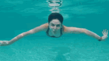 Scherezade Shroff Swimming GIF - Scherezade Shroff Swimming Dive GIFs
