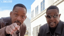 Check It Out It'S Hot GIF - Check It Out It'S Hot Martin Lawrence GIFs