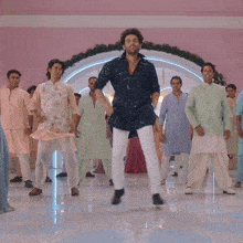 Nachna Kartik Aaryan GIF - Nachna Kartik Aaryan Chedkhaniyan Song GIFs