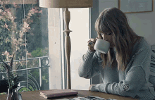 Taylor Swift Tea GIF - Taylor Swift Tea Sipping GIFs
