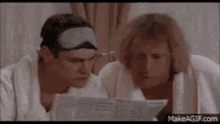 Dumb And Dumber Reading GIF - Dumb And Dumber Reading The GIFs