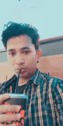 Drink Cold Drink Boy Driking Cold Drink GIF - Drink Cold Drink Boy Driking Cold Drink Man Drinking Cold Drink GIFs