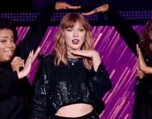 Taylor Swift Wink GIF - Taylor Swift Wink Vogue GIFs