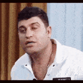 Ytl Osman Yemekteyiz GIF - Ytl Osman Yemekteyiz Man Looking GIFs