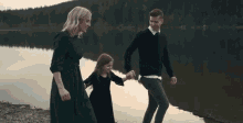 Family Claire Crosby GIF - Family Claire Crosby Claire And The Crosbys GIFs