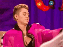 Miley Lol GIF - Miley Lol Middlefinger GIFs