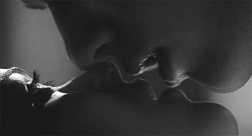 Kiss Make Out GIF - Kiss MakeOut Kissing - Discover & Share GIFs