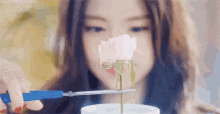 에이핑크 손나은 꽃 장미 GIF - Son Naeun Cut Apink GIFs