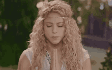 Trying To Be Peaceful Like GIF - Peaceful Trying To Be Peaceful Shakira GIFs