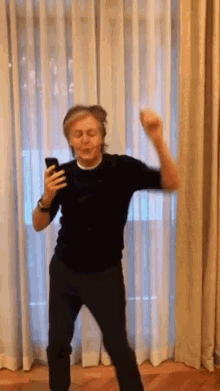Paul Mccartney Dance GIF - Paul Mccartney Dance Me At A Party GIFs