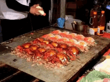 お好み焼き　マヨネーズ　関西　広島　大阪 GIF - Okonomiyaki Squirt Osaka GIFs