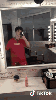 Selfie Dance GIF - Selfie Dance Mirror Selfie GIFs