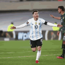Messi Leonardo Dicaprio GIF - Messi Leonardo Dicaprio Leo Messi GIFs