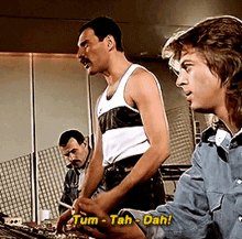 Freddie Mercury Queen GIF - Freddie Mercury Queen Tum Tah Dah GIFs