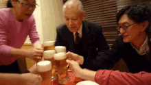 飲み会　ビール　乾杯 GIF - Nomikai Kanpai Cheers GIFs