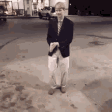 Stepping Out Dance GIF - Stepping Out Dance White Guy GIFs