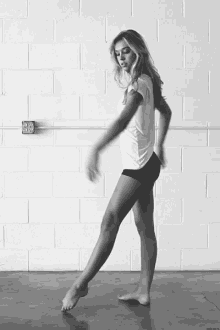 Alexis Ren Ballet GIF - Alexis Ren Ballet GIFs