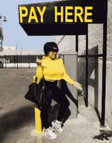 Payday Pay Me GIF - Payday Pay Me Pay Attention GIFs