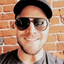 Stephen Amell Handsome GIF - Stephen Amell Handsome Hot GIFs