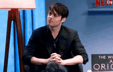 Joey Batey More Or Less GIF - Joey Batey More Or Less So So GIFs