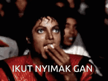 Ikut Nyimak Gan Watching Movie GIF - Ikut Nyimak Gan Nyimak Gan Watching Movie GIFs
