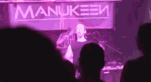 Manukeen Power GIF - Manukeen Power Concert GIFs