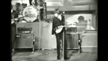 John Lennon The Beatles GIF - John Lennon The Beatles Dancing GIFs