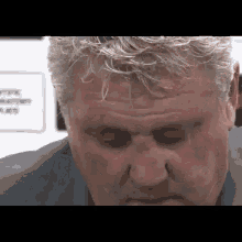 Steve Bruce Knobtouch GIF - Steve Bruce Knobtouch - Discover & Share GIFs