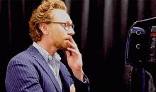 Tom Hiddleston Wow Wow GIF - Tom Hiddleston Wow Wow Tom Hiddleston GIFs