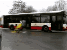 Hrou Terorovou Bus GIF - Hrou Terorovou Bus Crash GIFs