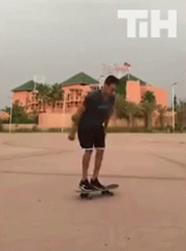 Skateboard Fail GIF - Skateboard Fail Fall Down GIFs