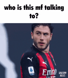 Ac Milan Who Is This Guy Talking To GIF - Ac Milan Who Is This Guy Talking To Serie A GIFs