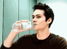 Hahaha Lolol GIF - Hahaha Lolol Laugh Drinking Water GIFs
