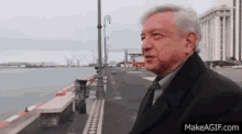 Andres Manuel Esperando El Submarino Ruso GIF - Amlo Lopez Obrador Andresmanuelovich GIFs