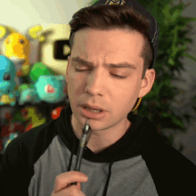 Hmm Michael Groth GIF - Hmm Michael Groth Mandjtv GIFs