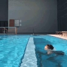 Tom Daley Handstand GIF - Tom Daley Handstand Pool GIFs
