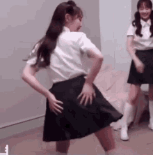 Kpop Yeojin GIF - Kpop Yeojin Dance GIFs