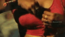 aunty clevage navel blouse saree hot scene