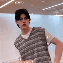 Flying Kiss Blowing Kisses GIF - Flying Kiss Blowing Kisses Zhao Yufan GIFs