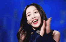 Loona Yves GIF - Loona Yves Clapping GIFs