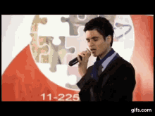 Daniel Eduardo Singing GIF - Daniel Eduardo Singing Serious GIFs