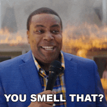 You Smell That Dexter Reed GIF - You Smell That Dexter Reed Kenan Thompson GIFs