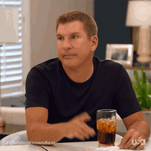 you got it chrisley knows best thats it pointing thats right