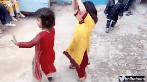 Little kids dancing